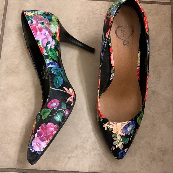 143 Girl Shoes - 🌺 Floral heels, red, purple, pink colors